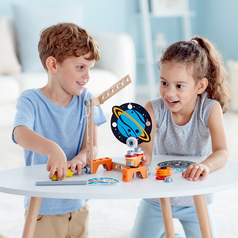 HAPE Junior Inventor Magnet Science Lab | 34-piece kit sains magnetik, mainan pendidikan uap untuk anak-anak 4 tahun ke atas